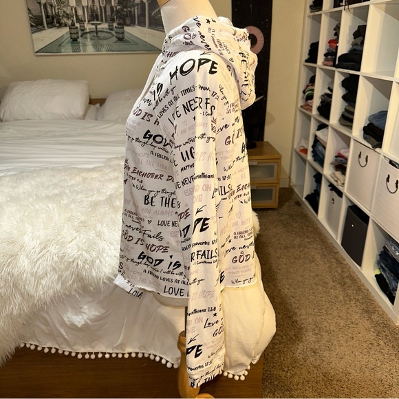 Vibe N’ | NWT Christian Religious God Biblical Quotes Graphic Print Hoodie - Picture 3 of 15